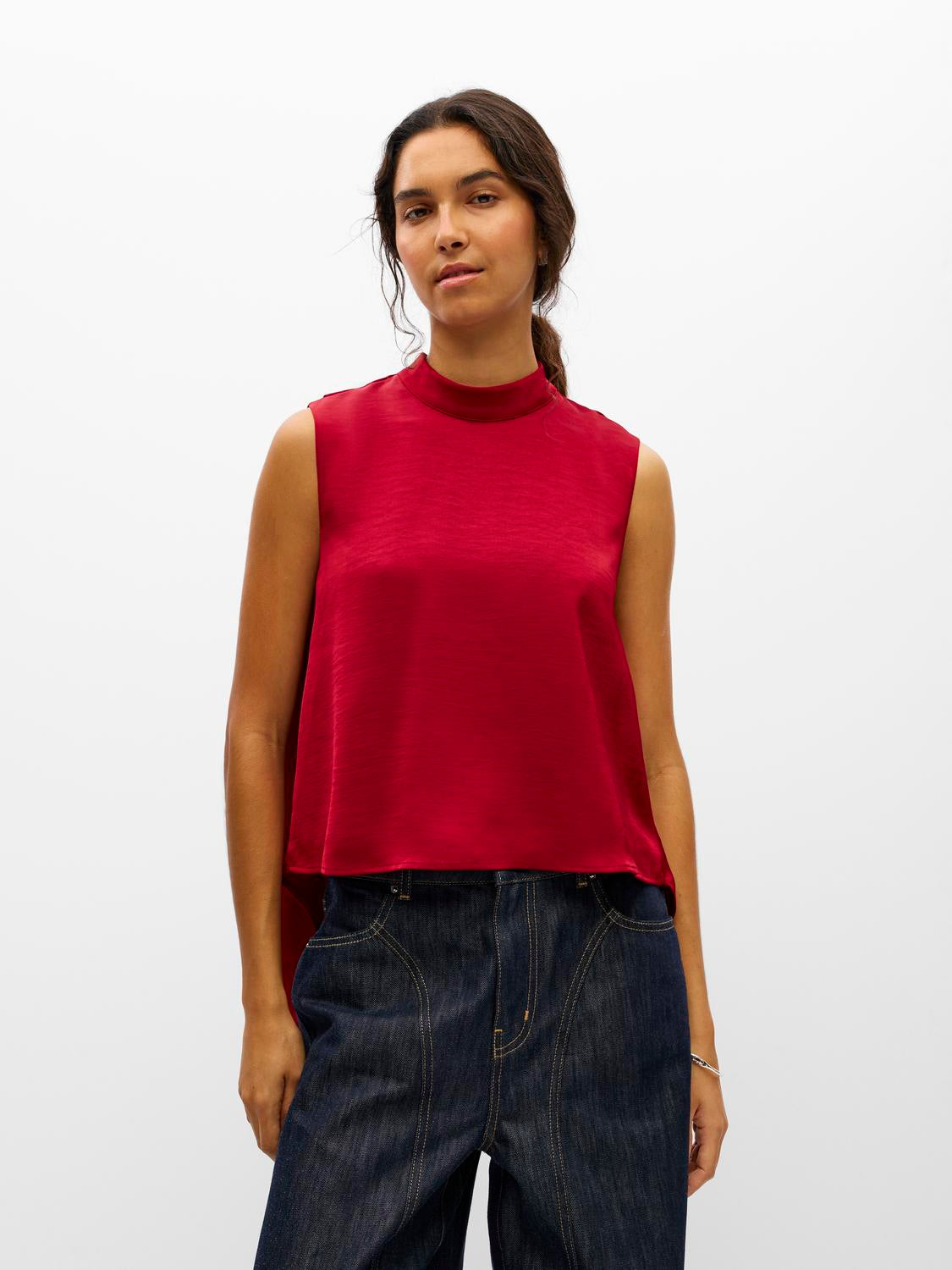 model_shot-front